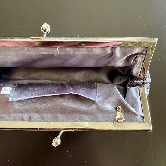 Silver Clutch - Picture 2 of 2